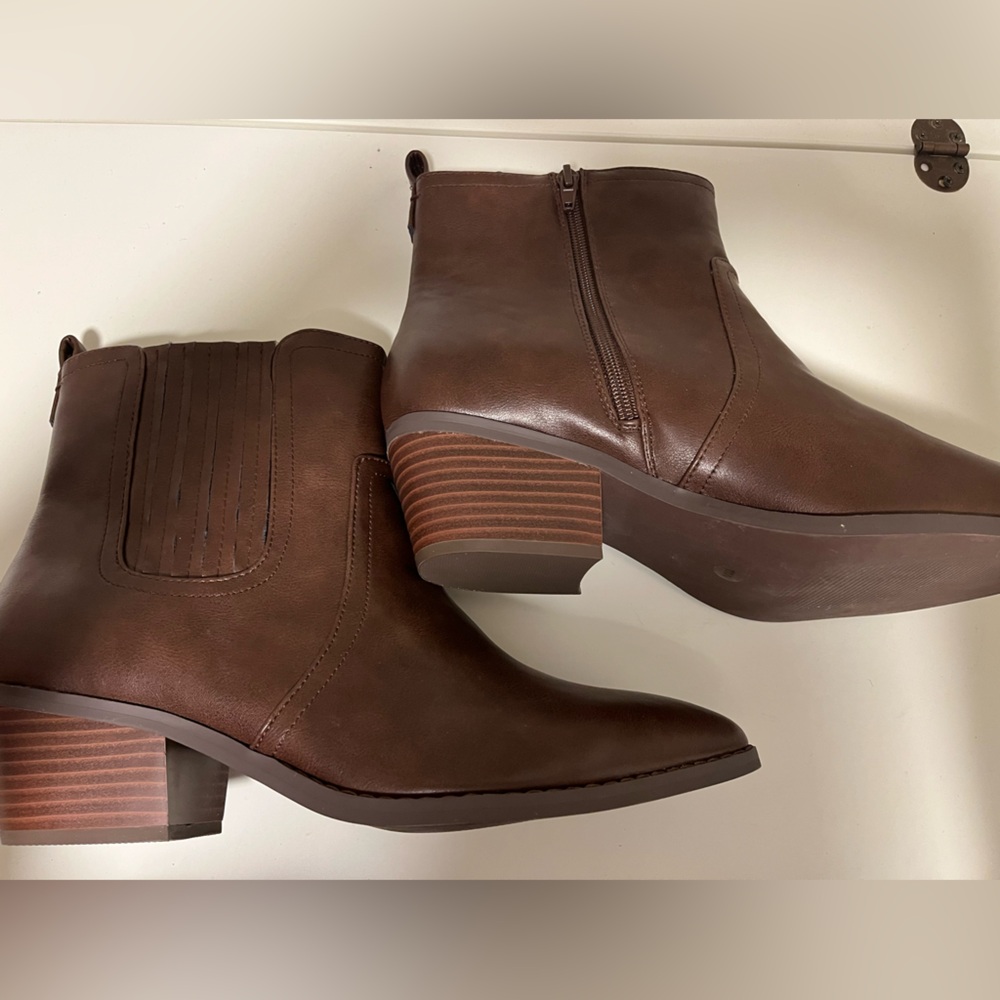 NWOT Lane Bryant brown western style heeled ankle boots, size 11W